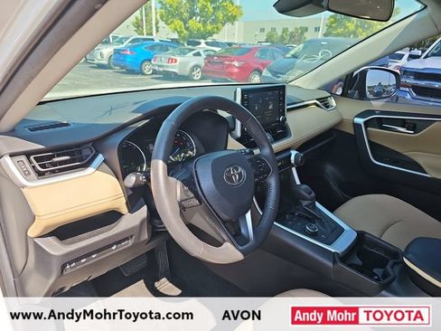 Used 2021 Toyota RAV4 XLE w/ Convenience Package AWD/4WD image 9