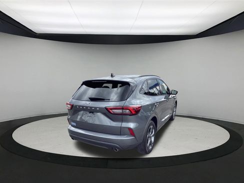 Used 2023 Ford Escape ST-Line FWD image 8