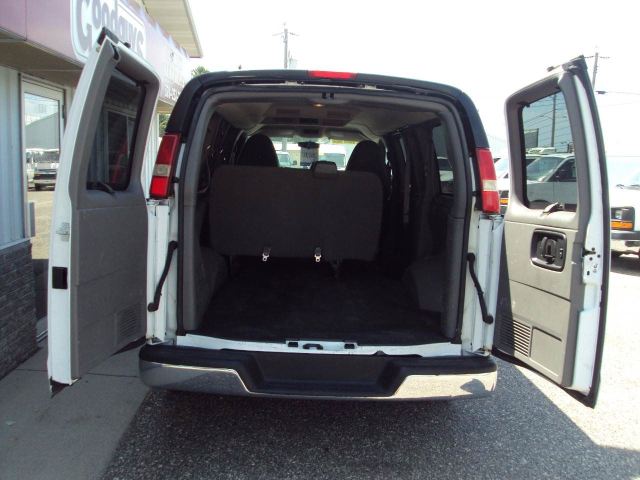 Used 2013 Chevrolet Express 1500 LT w/ LT Preferred Equipment Group AWD/4WD image 7