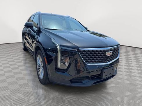 Used 2024 Cadillac XT4 Premium Luxury AWD/4WD image 4