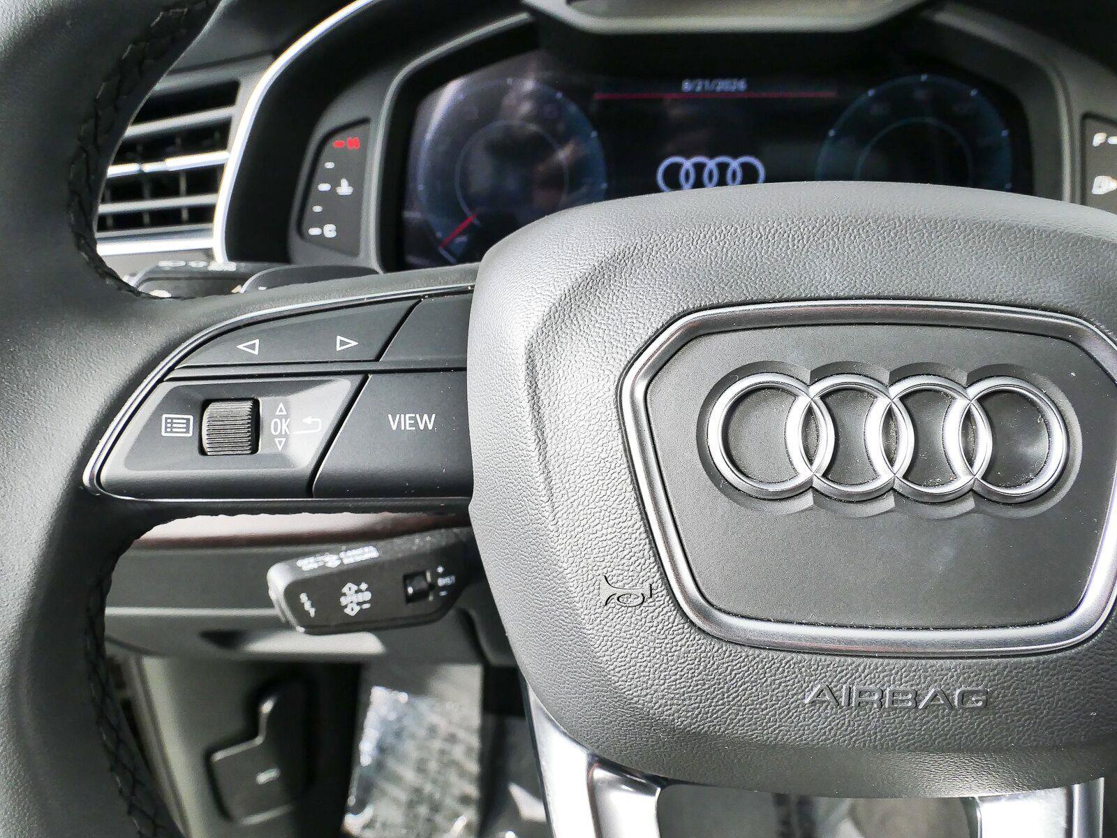 Used 2023 Audi Q7 2.0T Premium Plus w/ Premium Plus Package AWD/4WD image 13