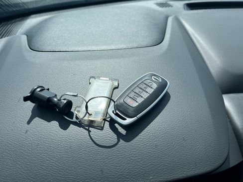 Used 2025 Nissan Rogue SV image 20