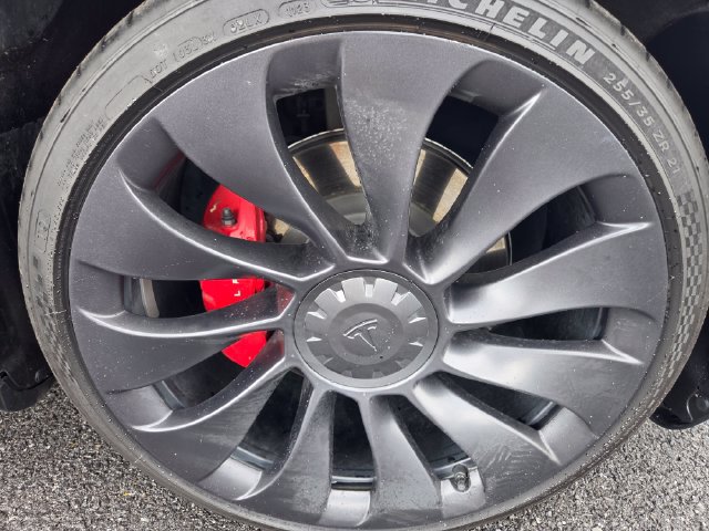 Used 2023 Tesla Model Y Performance AWD/4WD image 9