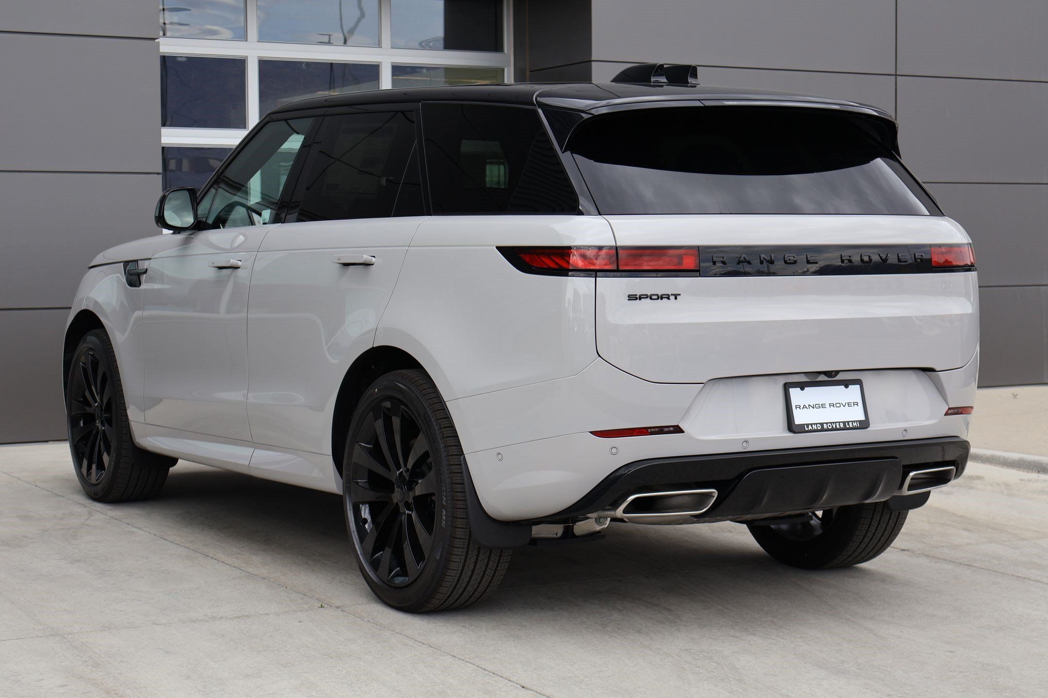 New 2026 Land Rover Range Rover Sport Dynamic SE AWD/4WD image 8