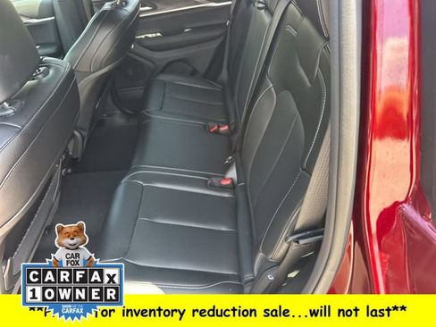 Used 2024 Jeep Grand Cherokee Limited w/ Luxury Tech Group II RWD image 16