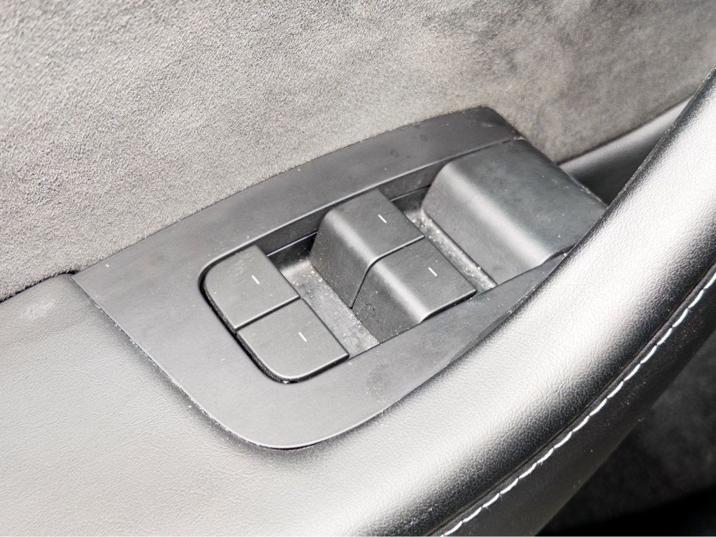 Used 2024 Tesla Model Y Long Range AWD/4WD image 8