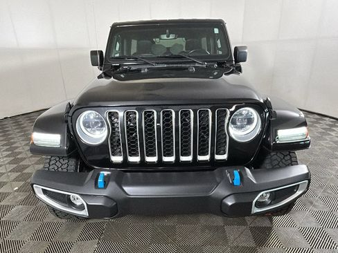 Used 2023 Jeep Wrangler Unlimited Sahara w/ Cold Weather Group AWD/4WD image 8