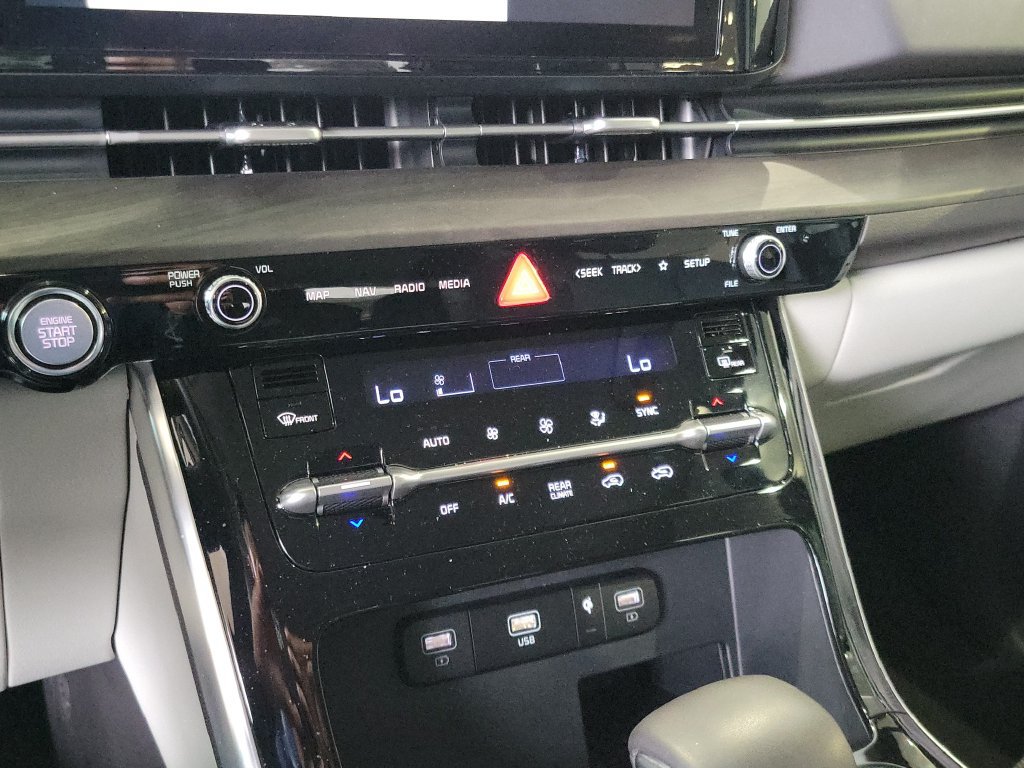 Certified 2024 Kia Carnival EX FWD image 25