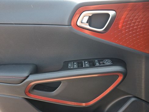 Certified 2025 Kia Soul GT-Line FWD image 11