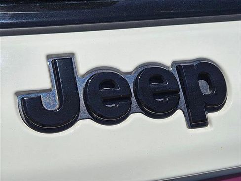Used 2018 Jeep Compass Latitude AWD/4WD image 29