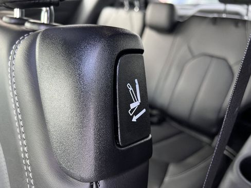 New 2026 Chrysler Pacifica Select image 35