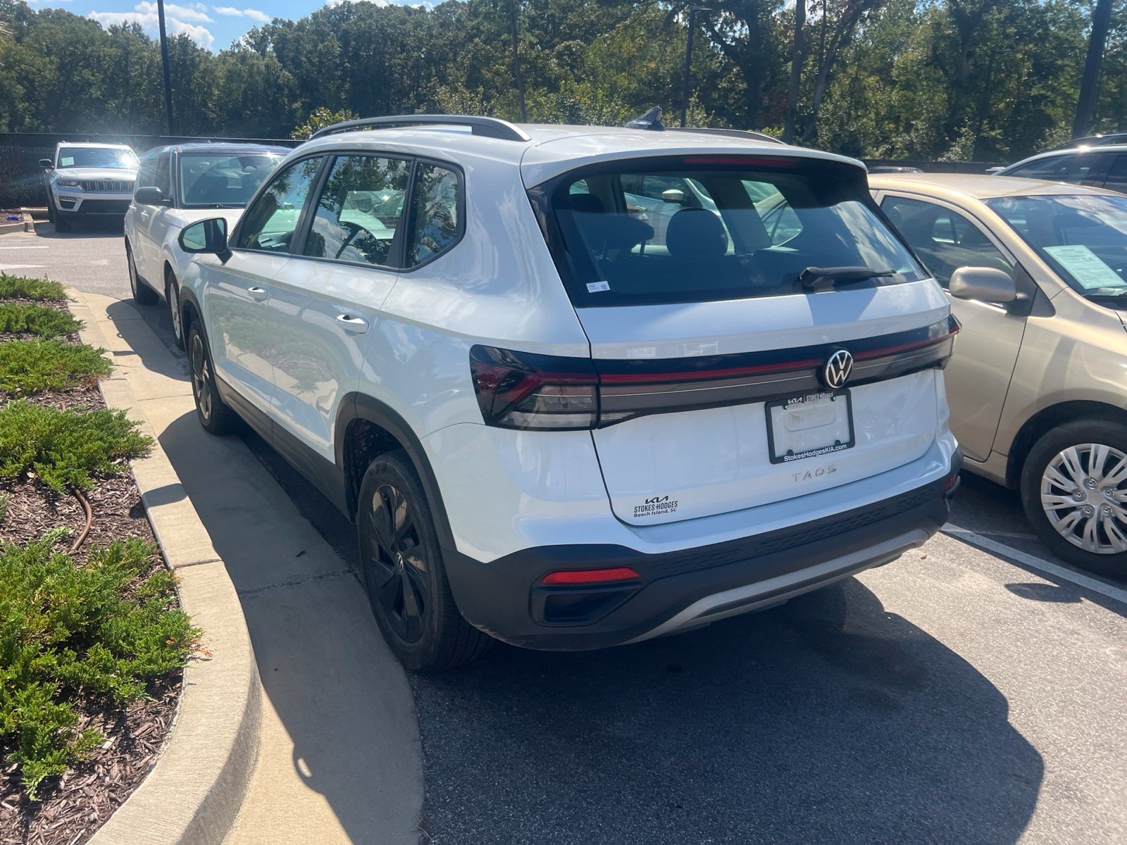 Used 2025 Volkswagen Taos S FWD image 5