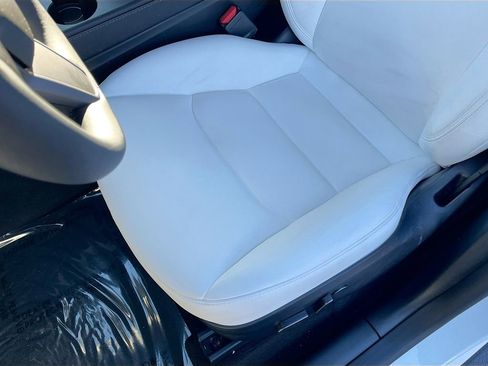 Used 2023 Tesla Model Y Long Range image 18