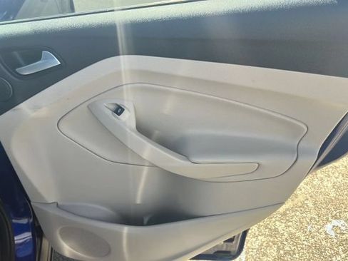 Used 2016 Ford Escape SE w/ Equipment Group 201A AWD/4WD image 8