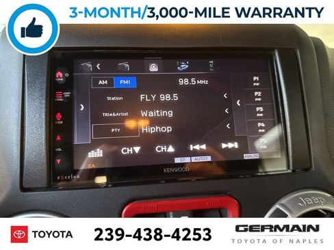Used 2018 Jeep Wrangler Unlimited Sahara w/ Connectivity Group image 18