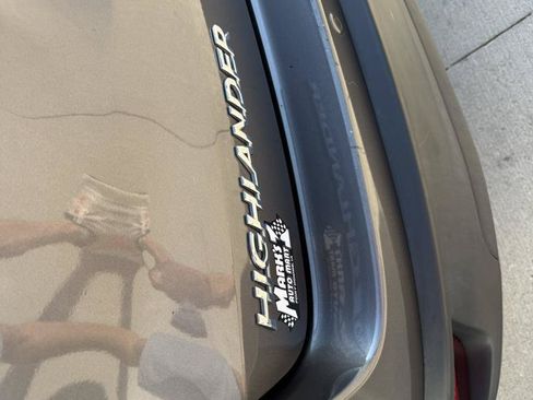 Used 2016 Toyota Highlander Limited AWD/4WD image 22