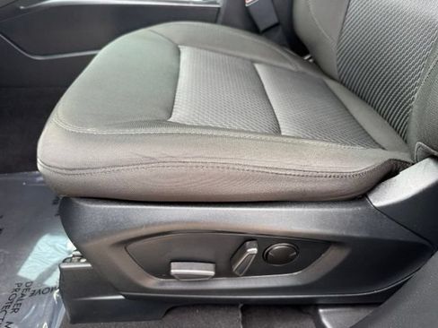 Used 2024 Ford Explorer XLT RWD image 31