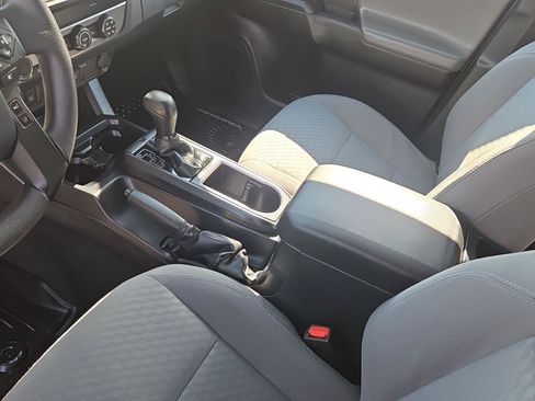 Used 2020 Toyota Tacoma SR AWD/4WD image 20