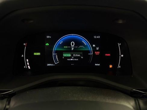 Used 2025 Toyota Camry SE image 18