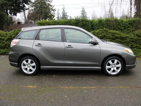 Used 2006 Toyota Matrix XR image 11