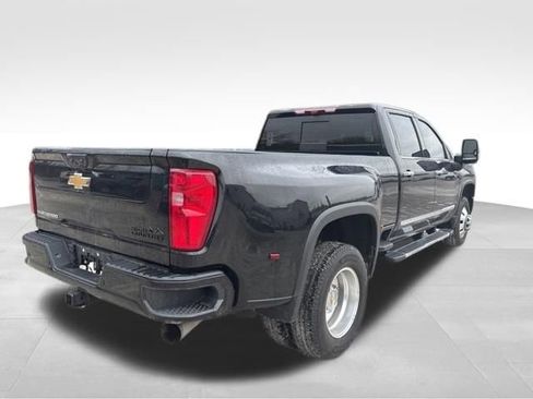 Used 2024 Chevrolet Silverado 3500 High Country w/ High Country Premium Package image 4