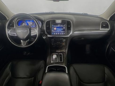 Used 2020 Chrysler 300 Limited RWD image 28