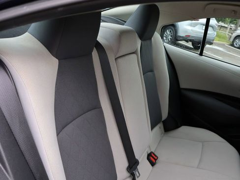 Used 2020 Toyota Corolla LE FWD image 12