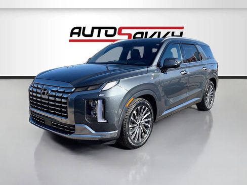 Used 2023 Hyundai Palisade Calligraphy image 3