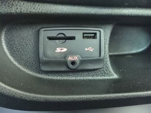 Used 2014 FIAT 500L Trekking w/ Popular Equipment Group image 30