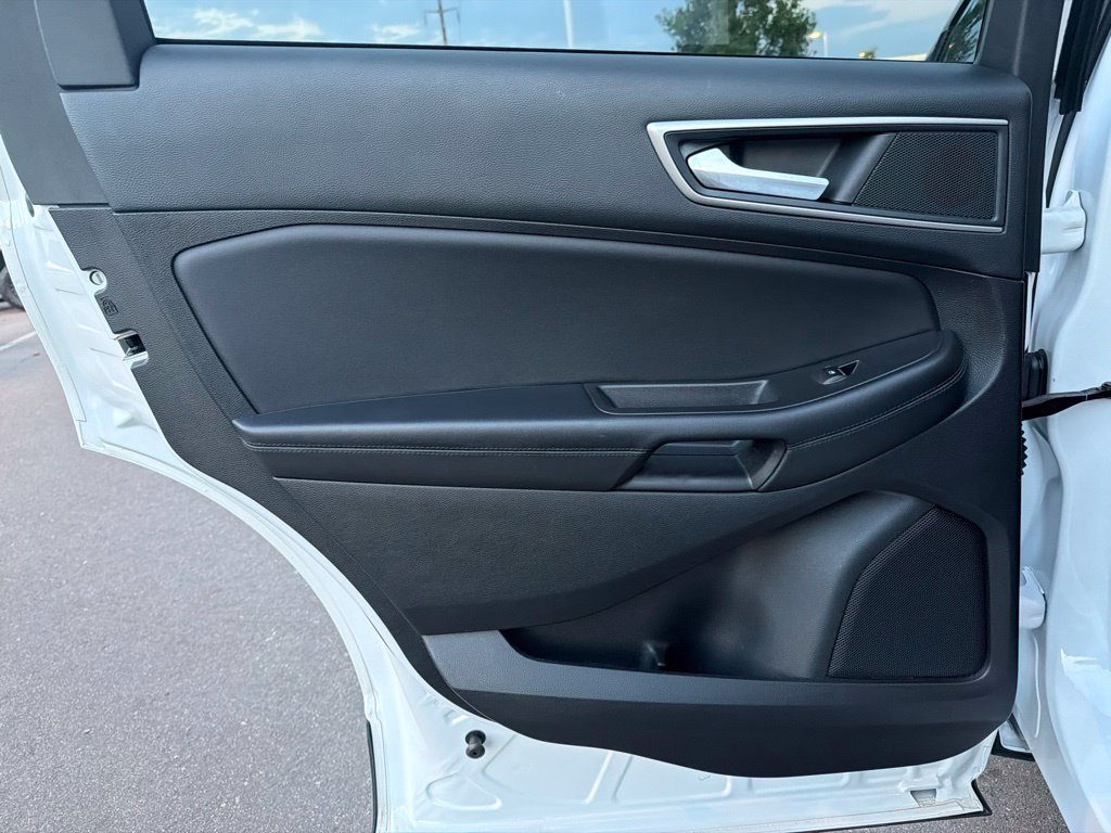 Used 2024 Ford Edge SEL AWD/4WD image 18