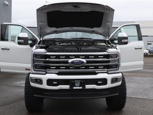 Used 2024 Ford F350 Platinum w/ FX4 Off-Road Package AWD/4WD image 38