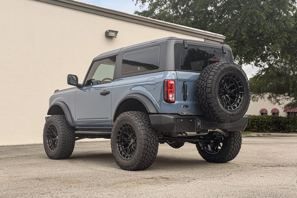 Certified 2025 Ford Bronco 2-Door AWD/4WD image 3