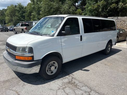 Used 2016 Chevrolet Express 3500 LT w/ LT Preferred Equipment Group RWD image 1