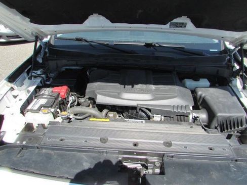 Used 2022 Nissan Titan SV RWD image 22