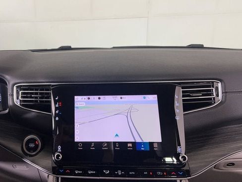 Used 2024 Jeep Wagoneer Series III w/ Flexible Seating Group image 13