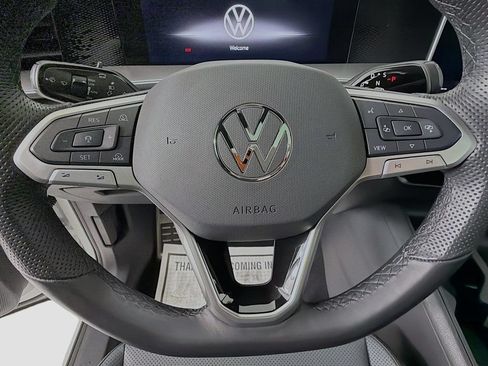 Used 2025 Volkswagen Tiguan SE R-Line AWD/4WD image 11