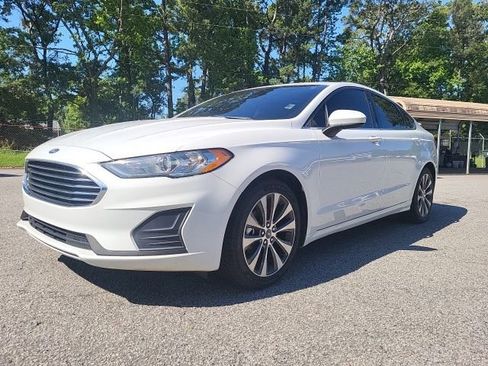 Used 2019 Ford Fusion SE AWD/4WD image 4