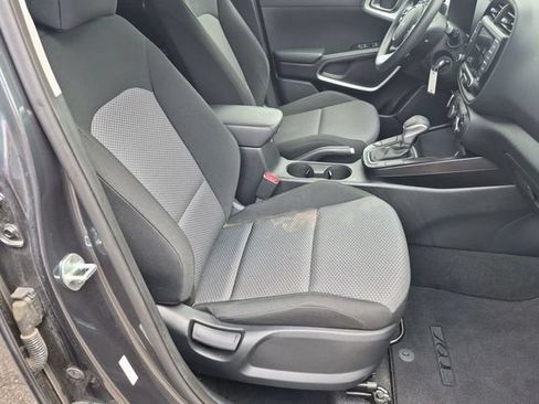 Used 2022 Kia Soul LX FWD image 25