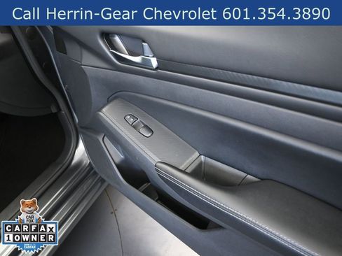 Used 2024 Nissan Altima 2.5 SV FWD image 23