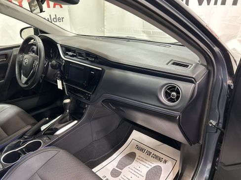 Used 2017 Toyota Corolla SE image 11