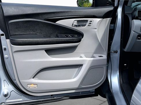 Used 2020 Honda Pilot Elite image 21