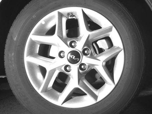 Used 2025 Kia Soul LX w/ LX Technology Package FWD image 13