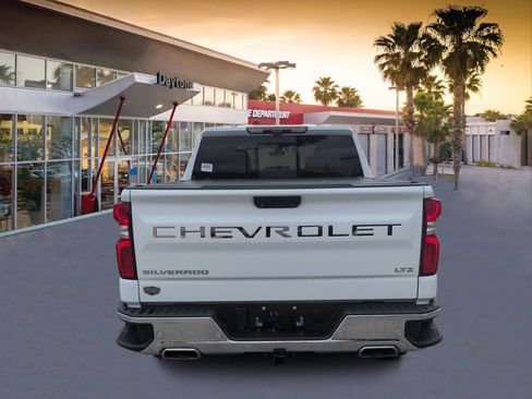 Used 2021 Chevrolet Silverado 1500 LTZ w/ LTZ Premium Package AWD/4WD image 4