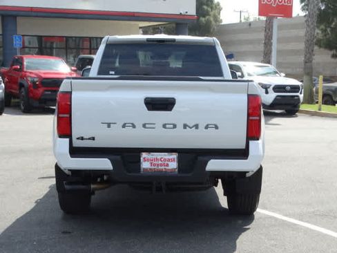 Used 2025 Toyota Tacoma TRD Sport AWD/4WD image 13