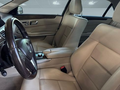 Used 2015 Mercedes-Benz E 250 BlueTEC 4MATIC Sedan image 5
