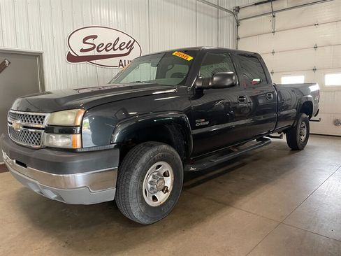 Used 2005 Chevrolet Silverado 3500 LS w/ Heavy-Duty Power Package AWD/4WD image 1
