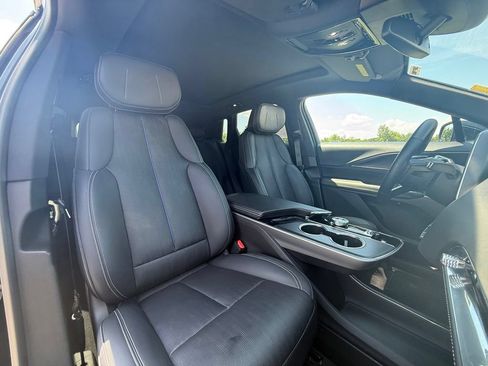 Certified 2024 Cadillac Lyriq Luxury AWD/4WD image 32