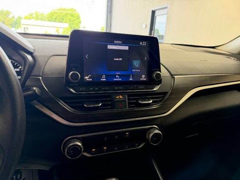 Used 2023 Nissan Altima 2.5 SV FWD image 13