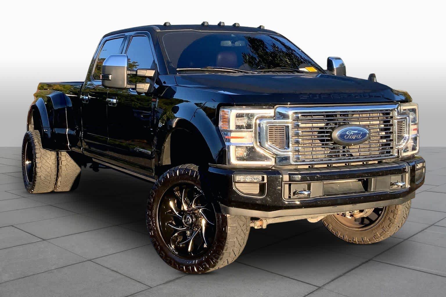 Used 2022 Ford F350 Platinum w/ FX4 Off-Road Package AWD/4WD image 3