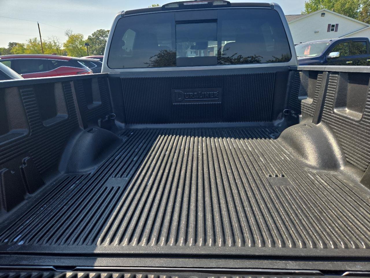Used 2024 Nissan Titan SV AWD/4WD image 8